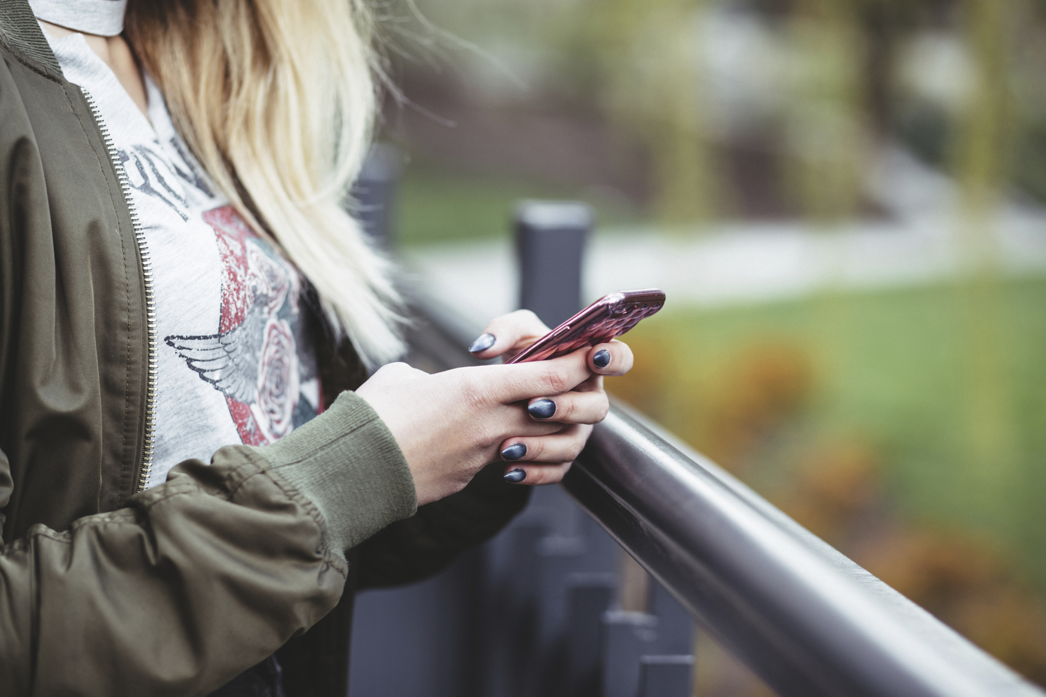 impact of social media on teenage mental health image